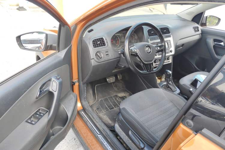 Used Volkswagen Polo 2016 1.6L Cross Polo Automatic