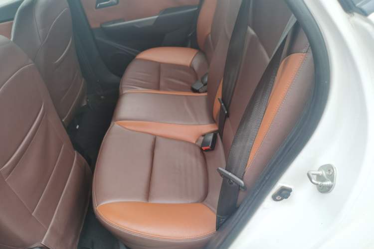 Used Kia K2 2015 Sedan 1.4L MT GLS