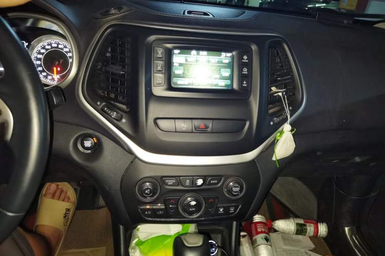 Used Jeep Cherokee 2016 2.4L Leading Edition