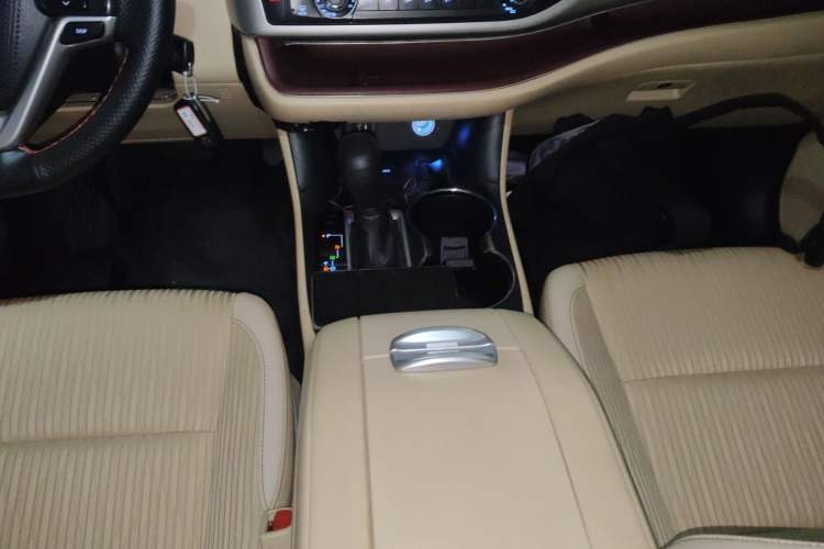 Used Toyota Highlander 2015 2.0T Two-Wheel Drive Elite Edition 5 Seats
