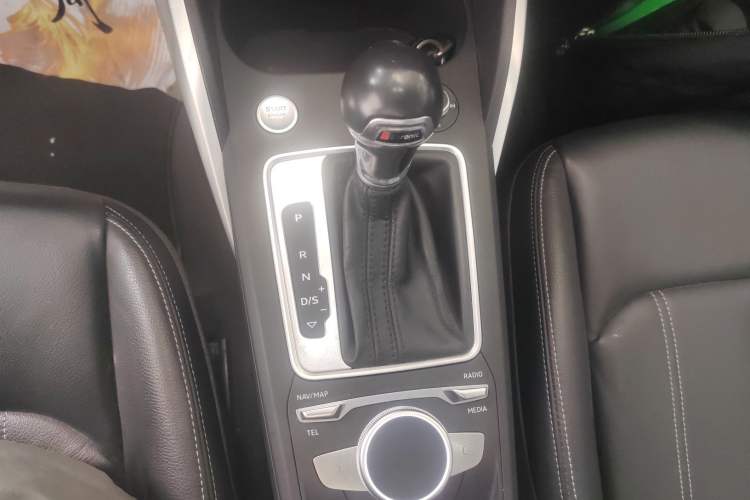 Used Audi Q2L 2018 35 TFSI Luxury Prestige Version China VI
