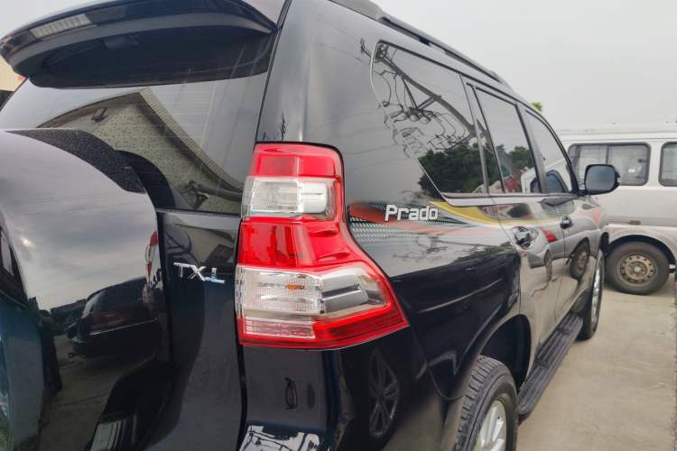 Used Toyota Land Cruiser 2017 4.0 V6 Low-Trim Version—Middle East
