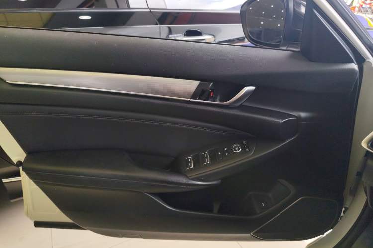 Used Honda Accord 2018 260TURBO Elite Edition China VI Interior 4