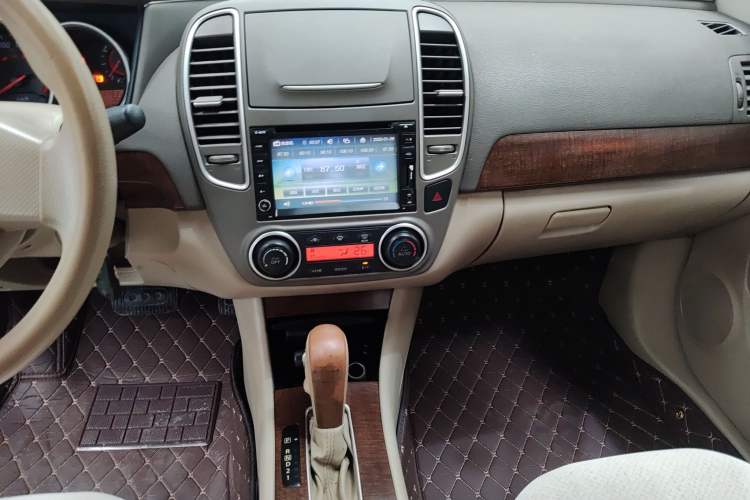 Used Nissan Sylphy 2009 1.6XE Automatic Comfort Edition Audio And AC Panel