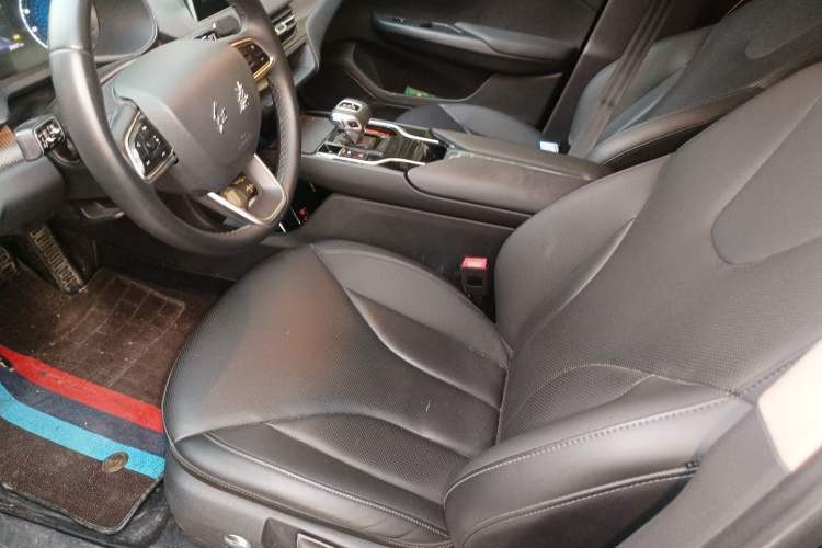 Used Hongqi E-QM5 2022 431 km Charge & Enjoy Edition Left Front Seat