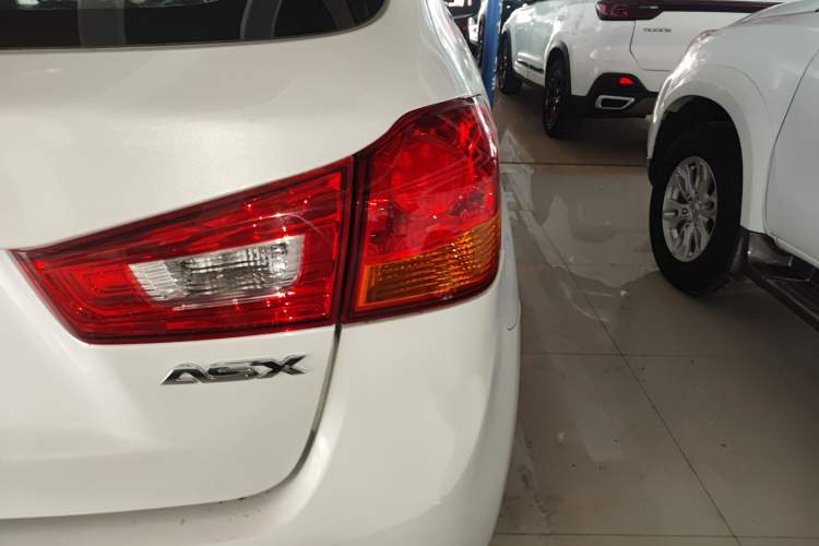 Used Mitsubishi ASX 2016 1.6L Manual Two-Wheel Drive Pioneer Edition Exterior 3