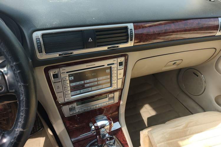 Used Volkswagen Passat 2009 1.8T Automatic Zunjie Model Audio And AC Panel