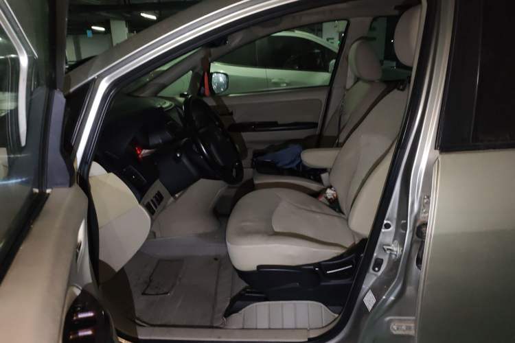 Used Mitsubishi Grandis 2007 2.4 7-Seater Comfort Edition Left Front Seat