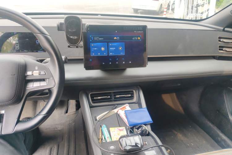 Used BYD Qin L 2024 DM-i 80KM Leading Model Audio And AC Panel