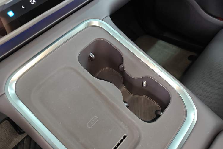 Used Leapmotor C16 2026 Extended-Range 280 LiDAR Zhizun Edition 6 Seats