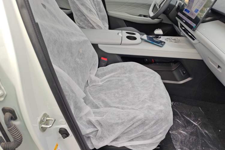 Used Changan UNI-Z New Energy 2024 Blue Whale Smart Electric iDD 125km Beyond Edition