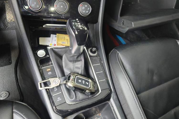 Used Volkswagen Sagitar 2019 280TSI DSG Comfort Version China VI Standard Gear Lever