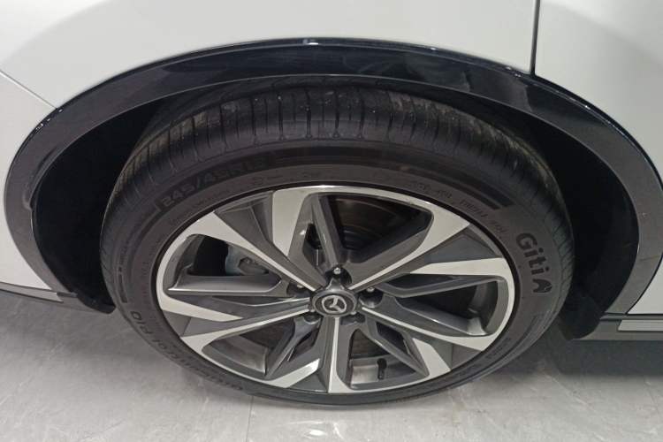 Used Mazda EZ-6 2024 Range-Extended 200 Zhiya Edition Right Rear Wheel Hub