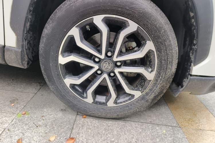 Used Toyota FRONTLANDER 2022 2.0L CVT Luxury Edition Right Front Wheel Hub