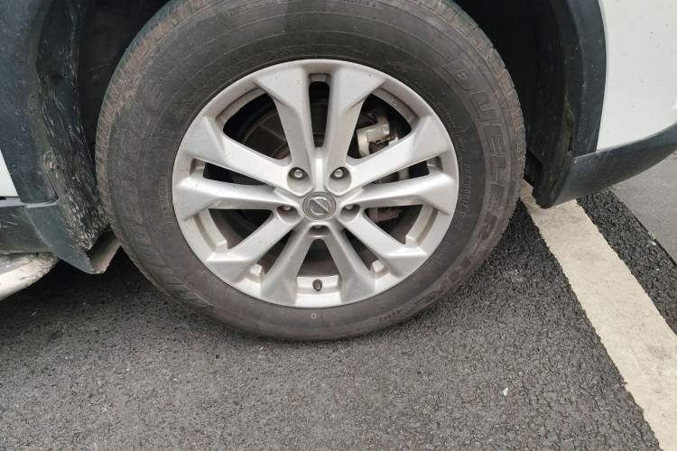 Used Nissan X-Trail 2014 2.0L CVT Comfort Edition 2WD Right Front Wheel Hub