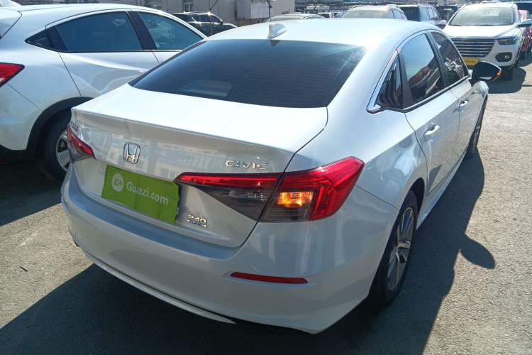 Used Honda Civic 2023 240TURBO CVT Dynamic · Center Stage Special Edition