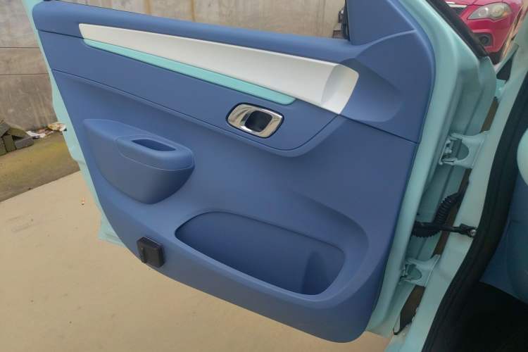 Used Dongfeng NAMMI BOX 2022 Revised Light Wind Edition 201 km Standard Version