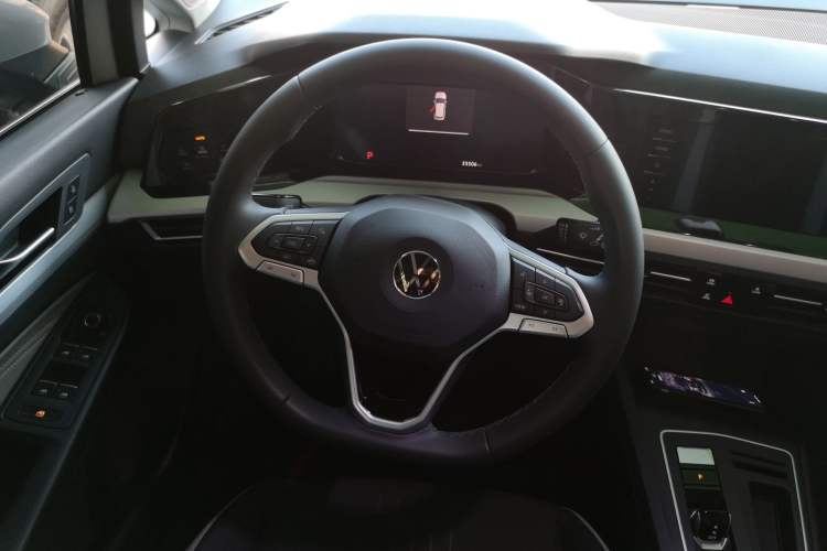 Used Volkswagen Golf 2023 Facelift 280TSI DSG Pro Steering Wheel
