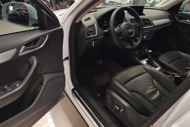 Used Audi Q3 2016 35 TFSI quattro all-wheel-drive style model
