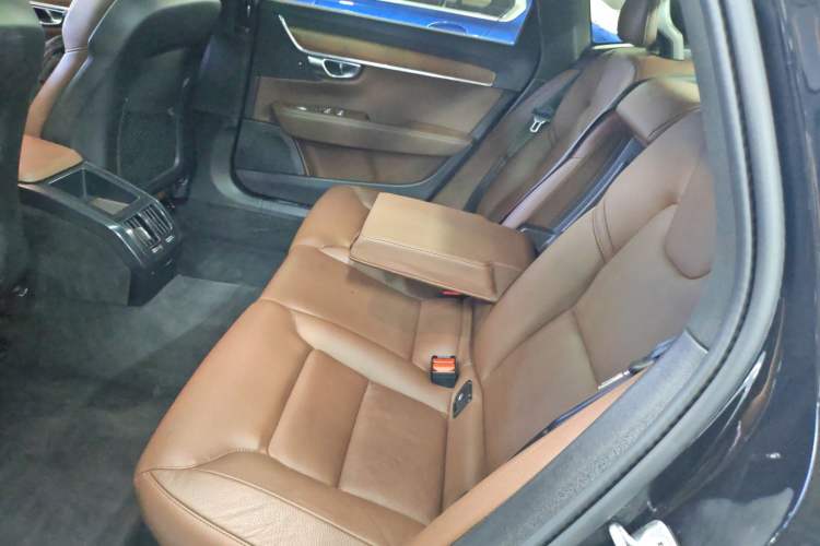 Used Volvo S90 2022 B5 Zhiyi Luxury Edition
