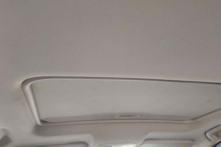 Used Dongfeng Fengon 580 2018 Revised Version 1.5T CVT Luxury Edition Headliner