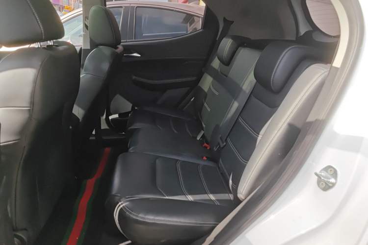 Used BYD Yuan New Energy 2019 EV360 Smart Connect Enjoyment Model
