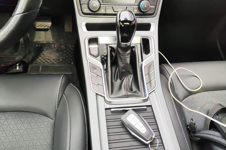 Used Geely Auto Emgrand 2021 UP 1.5L CVT Luxury Model Gear Lever