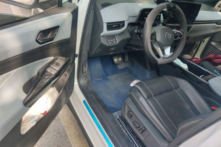 Used Volkswagen ID.4 X 2024 Pure & Smart Edition Driver Seat