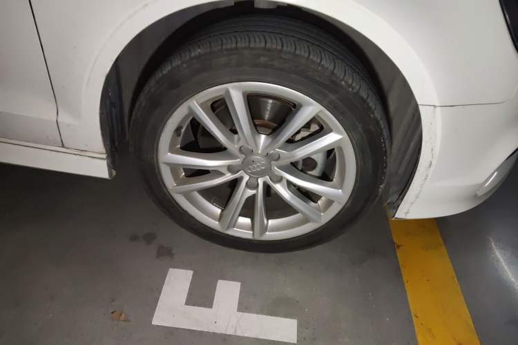 Used Audi A3 2014 Limousine 40 TFSI S line Comfort Model
