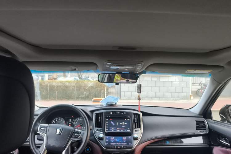 Used Toyota Crown 2017 2.0T Sport Edition
