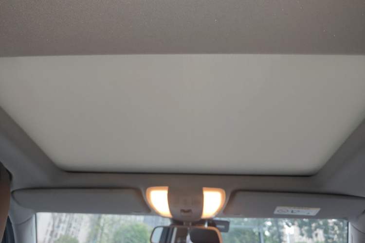 Used Mercedes-Benz GLK-Class 2013 GLK 300 4MATIC Dynamic Sunroof Model