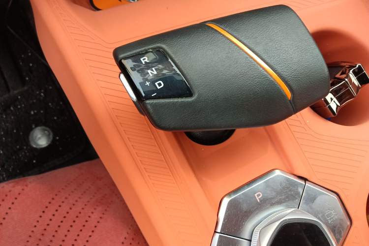 Used CHANGAN UNI-V iDD 2023 ZhiDian iDD 1.5T 113km Smart & Fun Version