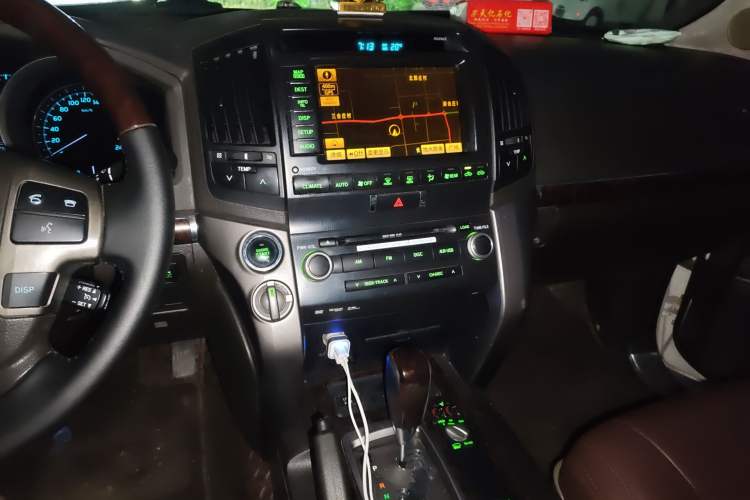 Used Toyota Land Cruiser 2007 4.7L Automatic VX-R Audio And AC Panel