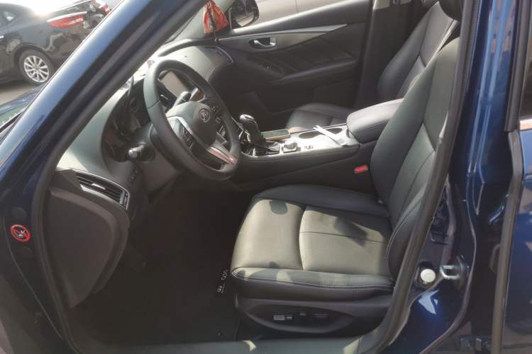 Used Infiniti Q50L 2018 2.0T Enjoyment Version China V Standard
