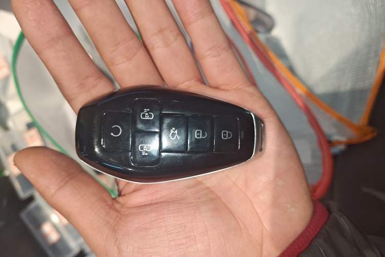 Used Denza D9 2025 DM-i Intelligent Drive 1020 Four-Wheel Drive Flagship Model