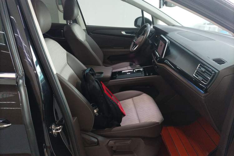 Used Volkswagen Viloran 2022 330TSI Business Edition Right Front Seat