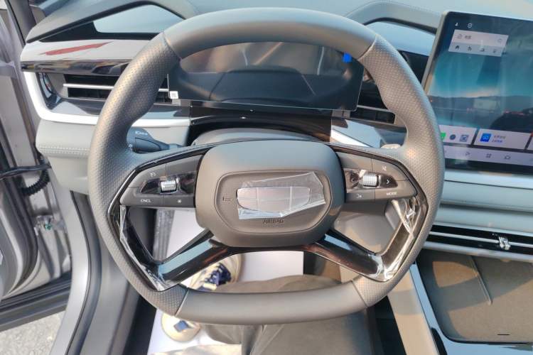 Used Geely Auto Emgrand X7 Sport 2026 Model 1.5TD Aspirational Steering Wheel