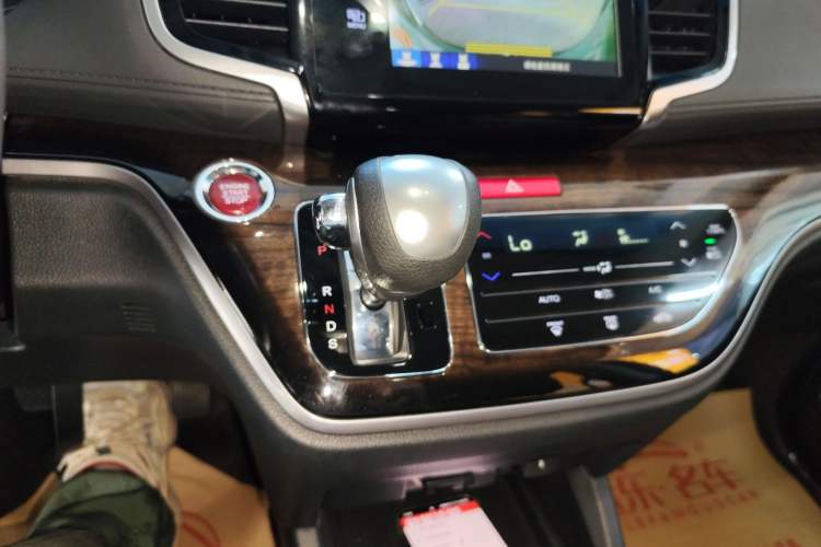 Used Honda Odyssey 2015 Updated Version 2.4L Smart Edition Gear Lever