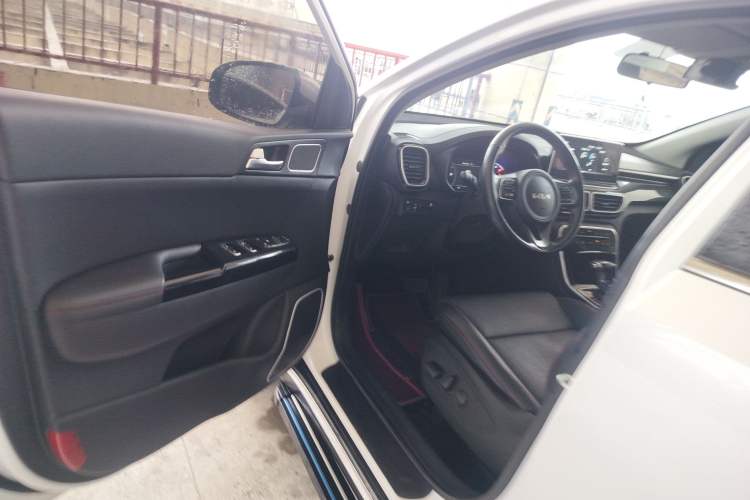 Used Kia KX5 2021 2.0L Automatic Two-Wheel Drive Comfort Edition
