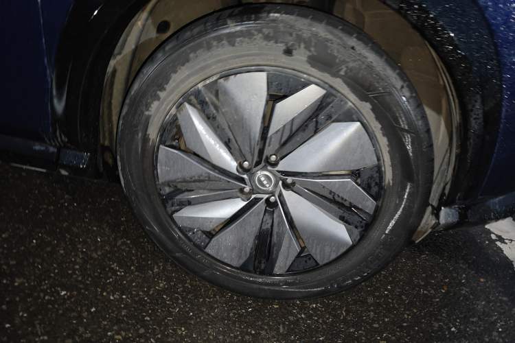 Used Nissan ARIYA 2022 Two-Wheel Drive Long Range Top-Tier Version Right Front Wheel Hub