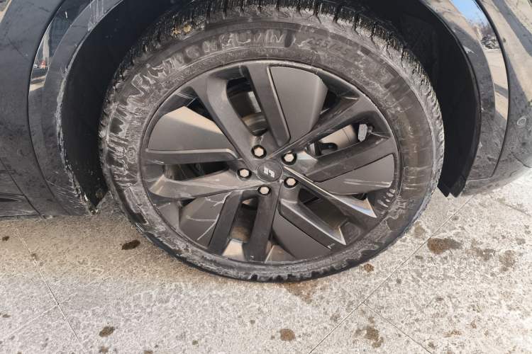 Used Li Auto L9 2024 Ultra Model Right Front Wheel Hub