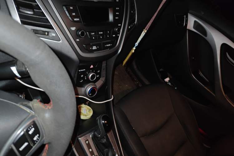 Used Hyundai Elantra (5th Generation / Langdong) 2016 1.6L Automatic Smart Version
