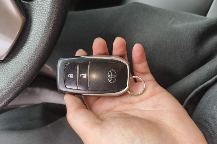 Used Toyota RAV4 2016 2.0L CVT Two-Wheel Drive Fashion Edition China V Standard