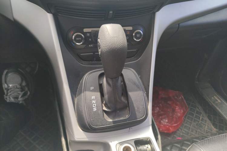 Used Ford Kuga 2015 1.5L GTDi Two-Wheel-Drive Comfort Model Gear Lever