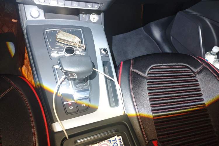 Used Audi Q5L 2020 Updated 40 TFSI Prestige Fashion Edition Gear Lever