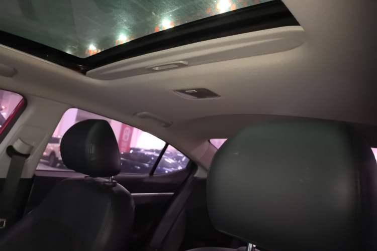 Used Hyundai Elantra (6th Generation / Lingdong) 2016 1.6L Automatic ZhiXuan – Elite Version Headliner