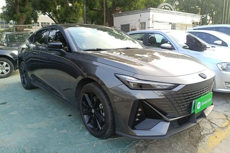 Used Changan UNI-V iDD 2023 ZhiDian iDD 1.5T 113km ZhiKu Model