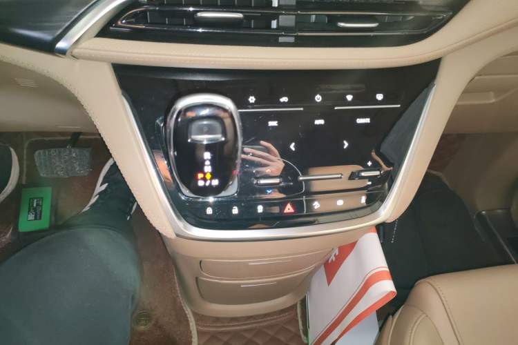 Used Buick GL8 2021 ES Land Cruiser 653T Luxury Edition
