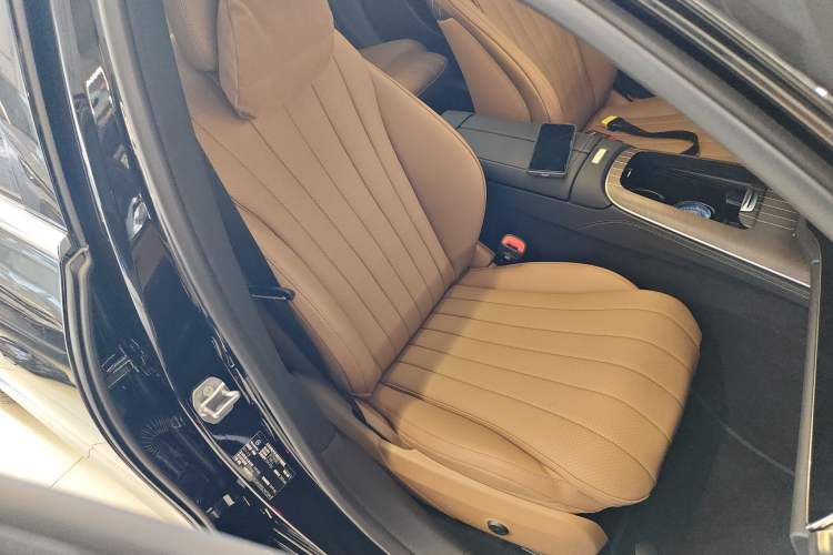 Used Mercedes-Benz E-Class 2025 Facelift E 300 L Luxury Edition