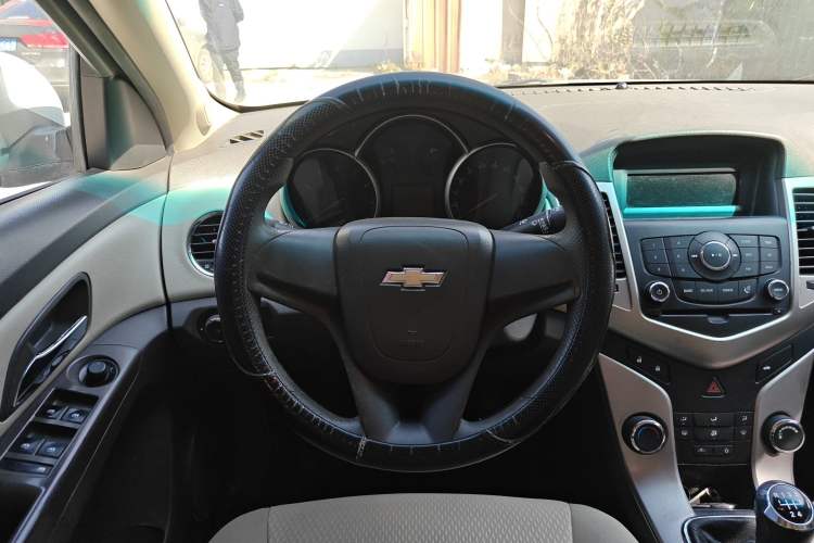 Used Chevrolet Cruze 2015 1.5L Classic SL MT Steering Wheel